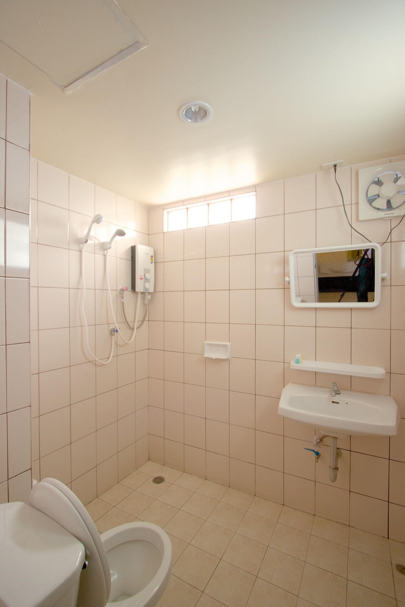 Bangsaen Charn Residence מראה חיצוני תמונה