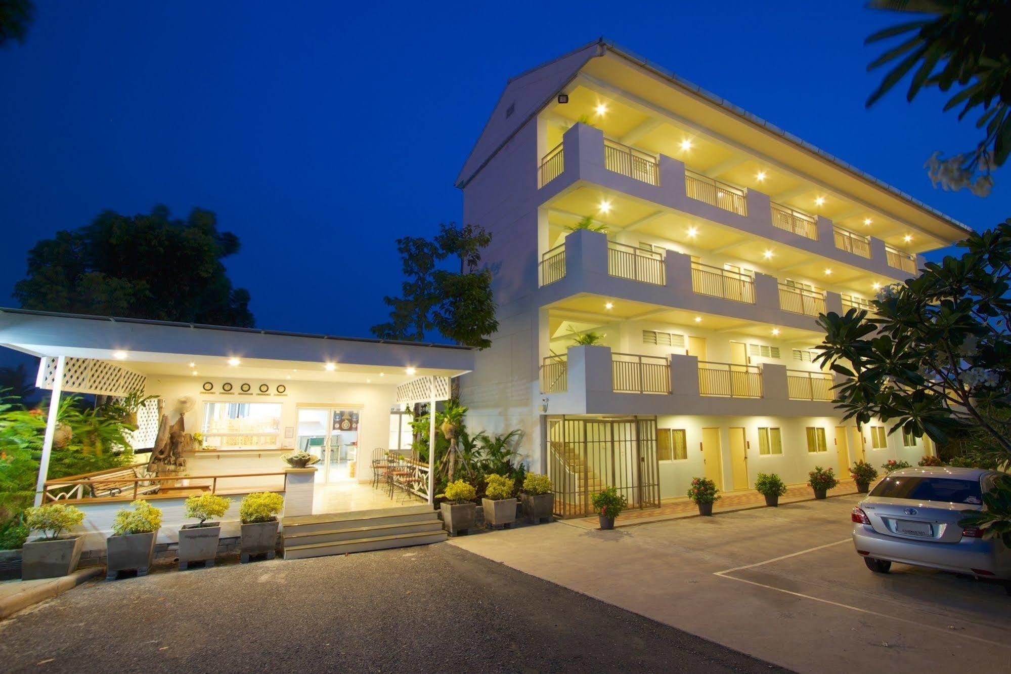 Bangsaen Charn Residence מראה חיצוני תמונה